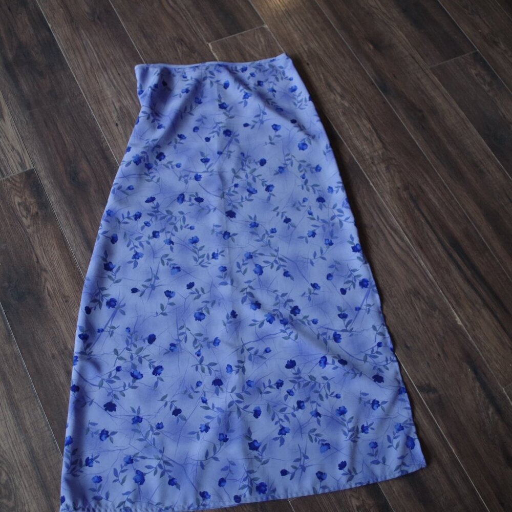 Beautiful Floral Vintage Skirt By Traffic Friends Style
